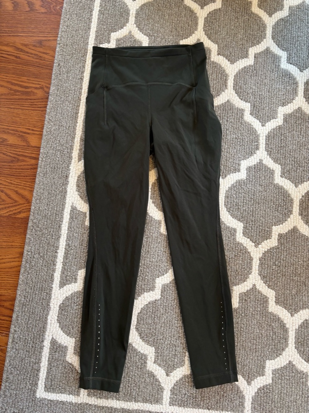 Lululemon Swift Speed High Rise Tight 25” size 4